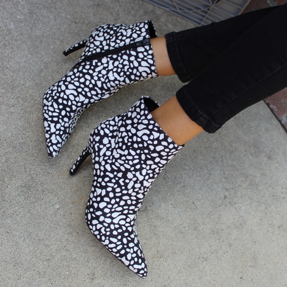 🚨LAST PAIR//The Astrid// Black and White Bootie - Picture 4 of 8